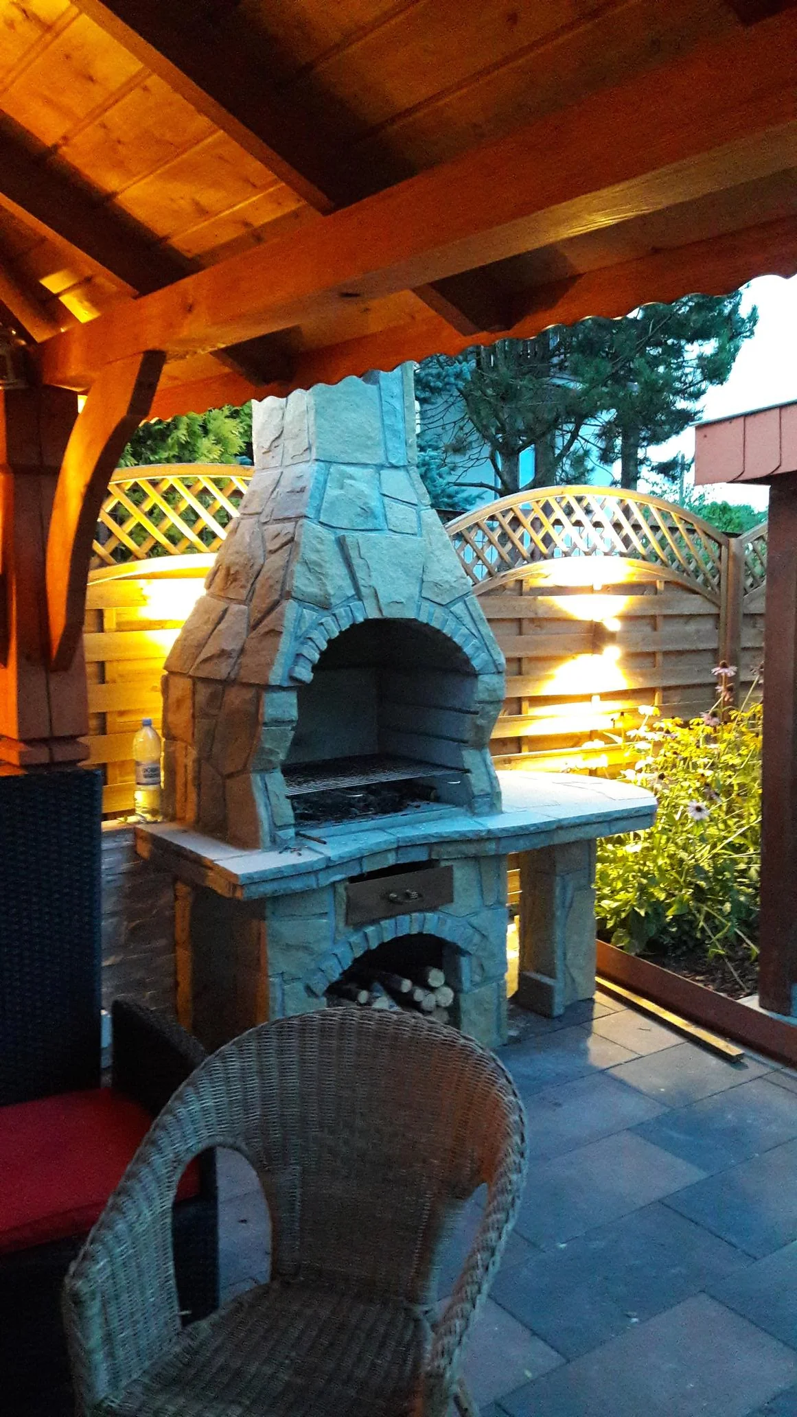 Ogrodowa wiata wypoczynkowa